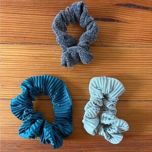 NWOT Kitsch Women's Scrunchie Set - Dark Gray, Teal, Light Gray